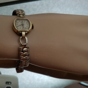 Waltham Premier Wind Up Watch 17 Jewels Gold fill